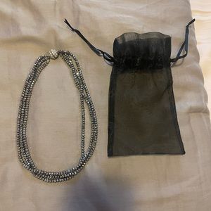 Costume jewelry: Women’s necklace